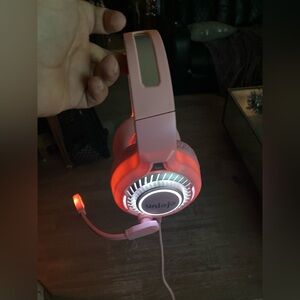 Pink Over-Ear Headphones w mic
